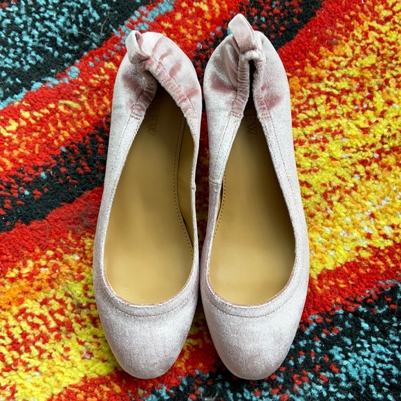 J. Crew anya velvet block heels size 6 NIB - Picture 1 of 4